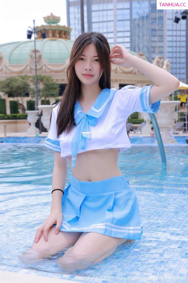 明日花桃桃  养眼妹子明日花桃桃 水手服室外泳池系列第7张图片
